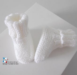 chaussons blanc lait layette bb tricotée main