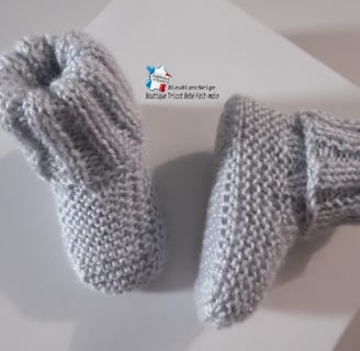 chaussons gris layette bb tricotée main