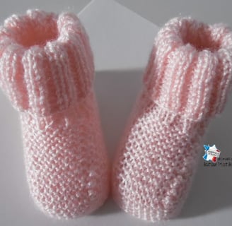chaussons roses layette bb tricotée main