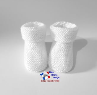 Chaussons blancs modele layette bb tricot bebe fait main