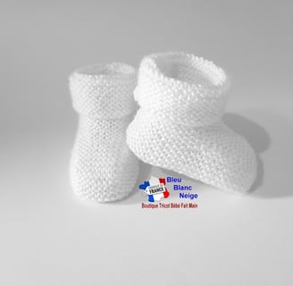 Chaussons blancs modele layette bb tricot bebe fait main