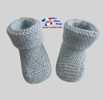 Chaussons bleus modele layette bb tricot bebe fait main