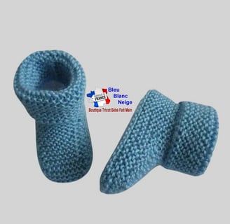 Chaussons bleus modele layette bb tricot bebe fait main