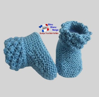 Chaussons bleus modele layette bb tricot bebe fait main
