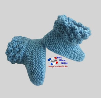 Chaussons bleus modele layette bb tricot bebe fait main
