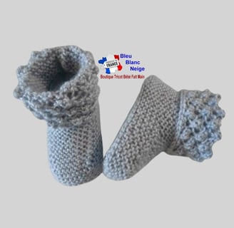 Chaussons gris modele layette bb tricot bebe fait main bleublancneige