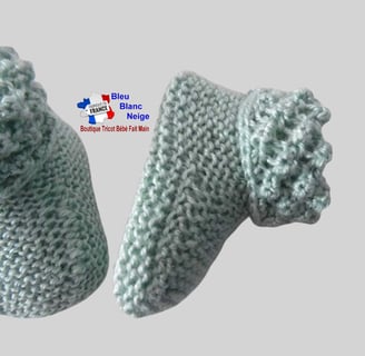 Chaussons verts modele layette bb tricot bebe fait main bleublancneige