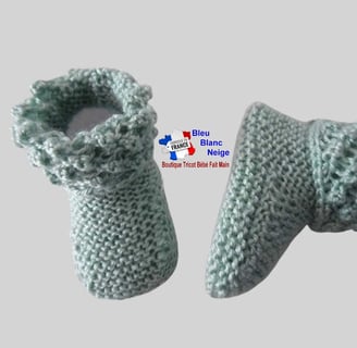 Chaussons verts modele layette bb tricot bebe fait main bleublancneige