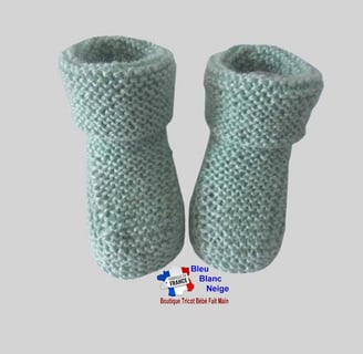 Chaussons verts modele layette bb tricot bebe fait main bleublancneige