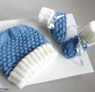 Bonnet et chaussons layette bb bleublancneige