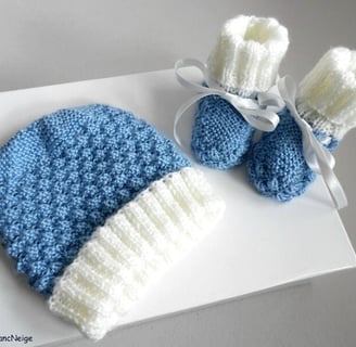 Bonnet et chaussons layette bb bleublancneige