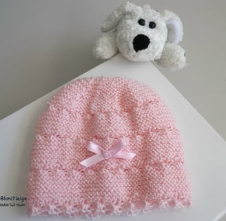 Bonnet rose modele tricot bebe fait main