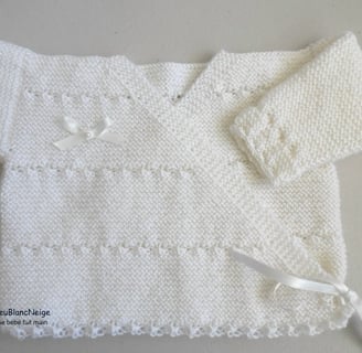 Brassière croisée layette bb tricot fait main
