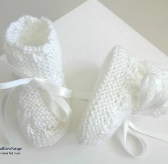 Chaussons blancs  layette laine bébé fait main