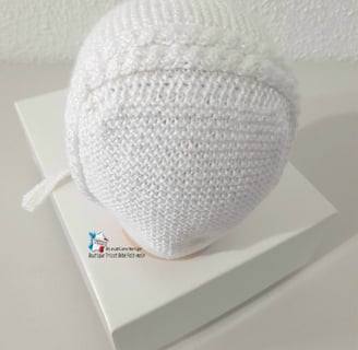 Béguin blanc modèle layette tricot bebe