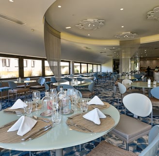 seminaire marseille hotel mercure centre vieux port salle de restaurant