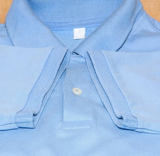 Rongzhiyue: Blue polo shirt with ribbed collar