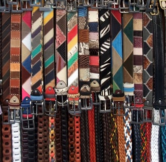 Rongzhiyue: Colorful belt display