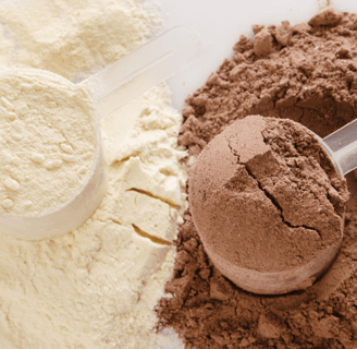 Whey Protein + Albumina: Vale a Pena Tomar Juntos? Benefícios, Vitaminas e Como Usar no Dia a Dia