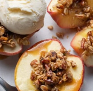 Receita Maçã Assada com Canela e Aveia