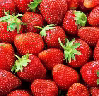 Morango: A Fruta Queridinha da Saúde — Vitaminas, Benefícios, Tipos e Como Incluir na Rotina Fitness