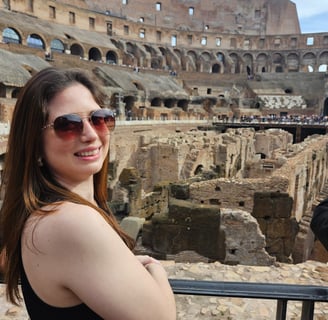 Foto tirada dentro do Coliseu, em Roma