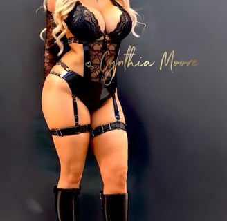 Curvy Thick Female escort in Amsterdam Schiphol