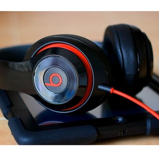 beats headphones on a cellphone