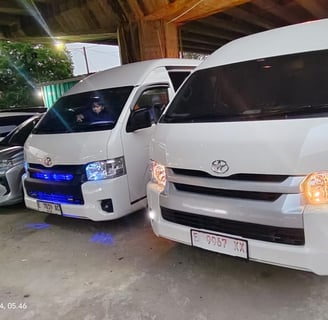 Kami menyediakan rental mobil Cirebon 24 jam, dengan driver profesional berpengalaman untuk memenuhi