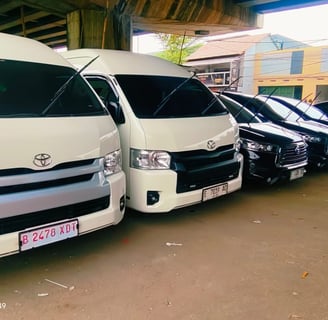 Kami menyediakan rental mobil Cirebon 24 jam, dengan driver profesional berpengalaman untuk memenuhi