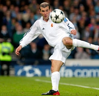 still of Zidane’s iconic left-footed strike against Bayer Leverkusen.