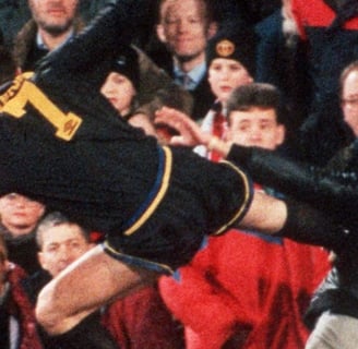 Moment 4: Eric Cantona’s Kung-Fu Kick – 1995