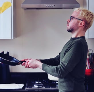 A tosser tossing English Pancakes