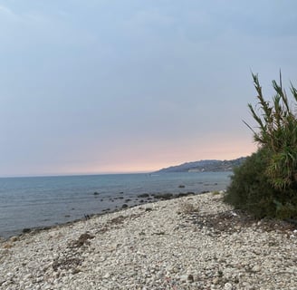 beach view at torre di gaffe, digital nomad house Italy
