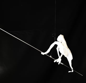 mobile sculpture papier personnage mouvement