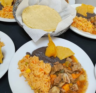 Servicio de banquetes empresarial y social