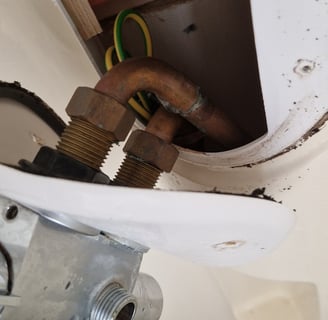 caravan shower unit replaced near skegness ingoldmells chapel mablethorpe winthorpe caravan plumber