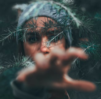 ما كل تلك الروعة التي تحاول أن تخفيها؟