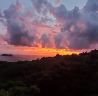 Atardecer en Manuel Antonio Quepos Costa Rica