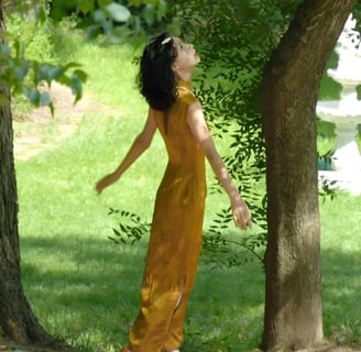 What to wear under a qipao?