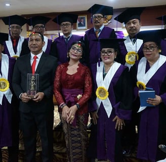 Made Arka memaparkan “Dinamika Sistem Aguron-Guron Calon Sulinggih di Kota Denpasar