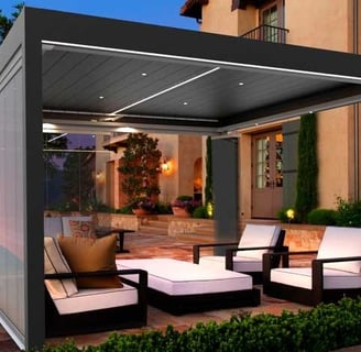 Cerramiento con pérgola bioclimática