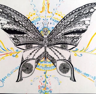 dessin au feutre fin très détaillé d'un papillon avec une tête de mort et des milliers d'yeux sur les ailes
