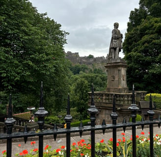 statue in edinburgh, scotland