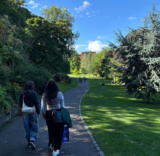 walking around edinburgh, scotland