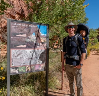 Hickman Bridge Trailhead