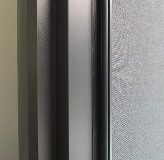 Magnetic door seal for soundproof closure