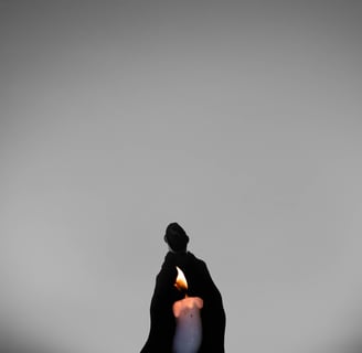 a candle lite up in the dark