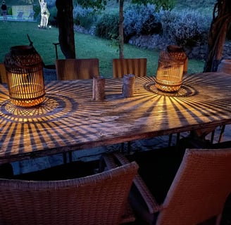 diffracted light used as a metaphor for conversations at a table