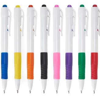 Caneta Plástica com Detalhe Emborrachado